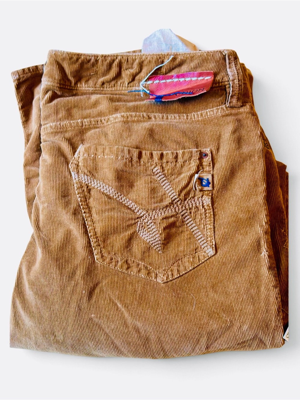 UNION Women’s boot cut/mini flare corduroy pants. Acorn brown. Size 31 🍂 🐿️